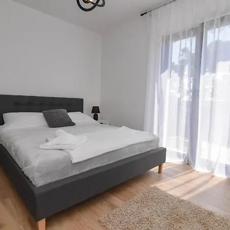 Neva Zadarvillas 빌라 *