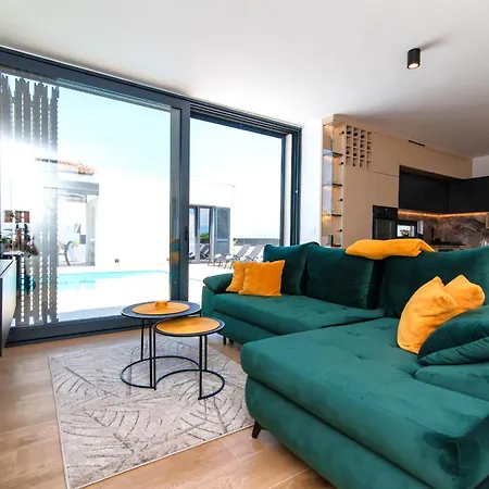 Neva Zadarvillas Ražanac