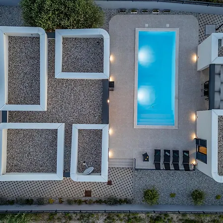 Neva Zadarvillas 빌라 *