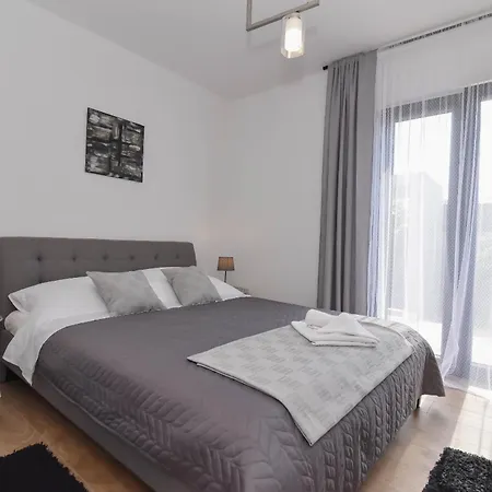 Neva Zadarvillas Ražanac